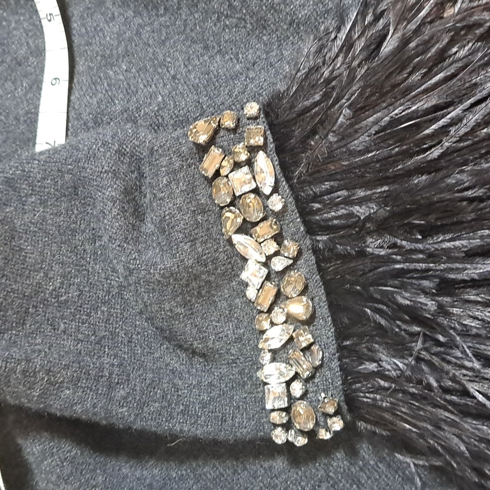 Neiman Marcus Cashmere Sweater Gray Embellished Ostrich Feathers Size Medium - Picture 16 of 16